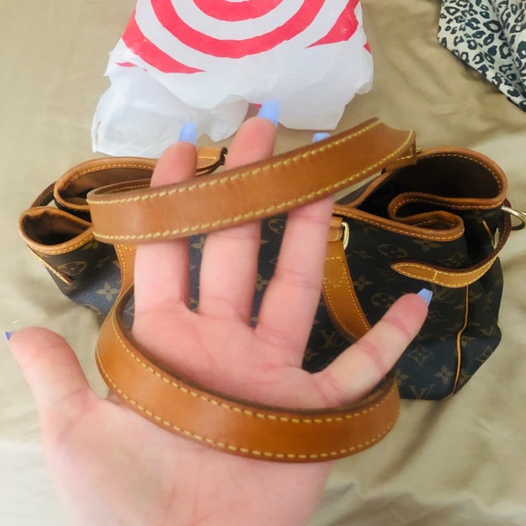 Louis Vuitton batignolles pm handbag - Picture 11 of 11